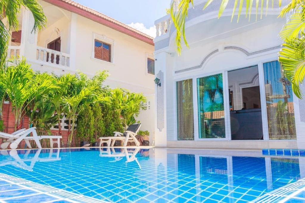 Ratana Villa - Pattaya Holiday House Walking Street 7 Bedrooms Exterior photo